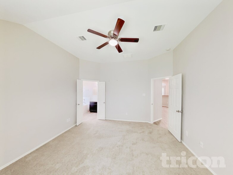 Building Photo - 15018 Mause Creek Dr