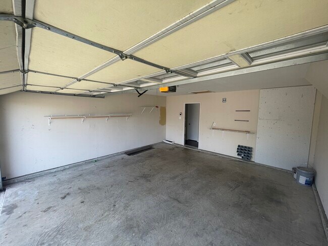 Building Photo - 220 Chalk Mountain Dr