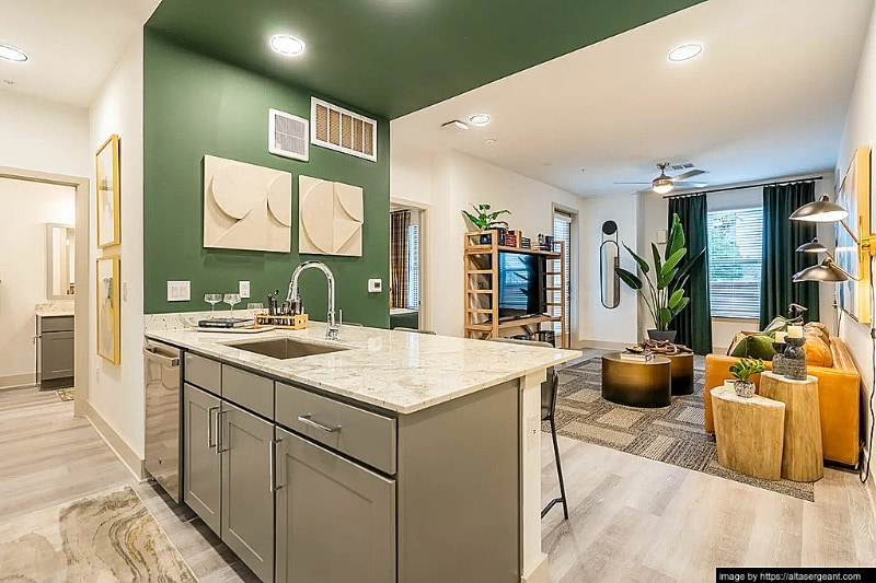 Building Photo - 650 Sgt Ed Holcomb Blvd N