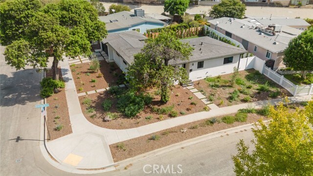 Building Photo - 6021 E Oakbrook St