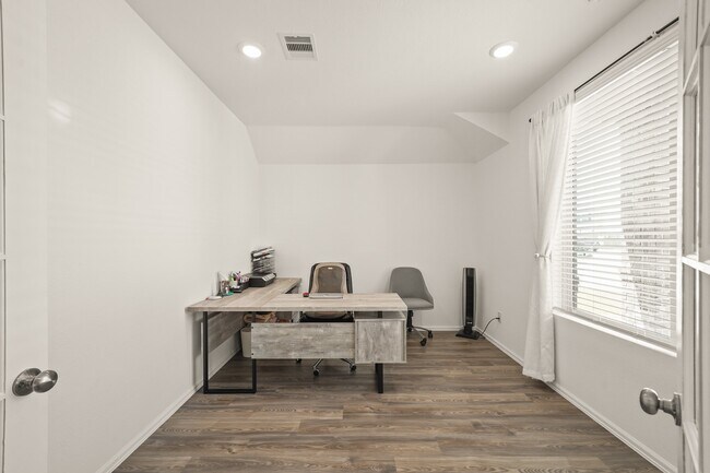 Building Photo - 3019 Live Springs Ct