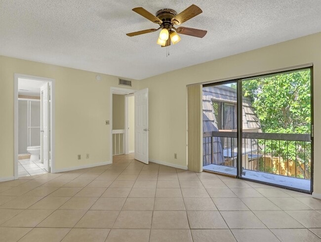 Building Photo - 4095 Palm Bay Cir