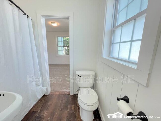 Building Photo - 142 Rogers Ave