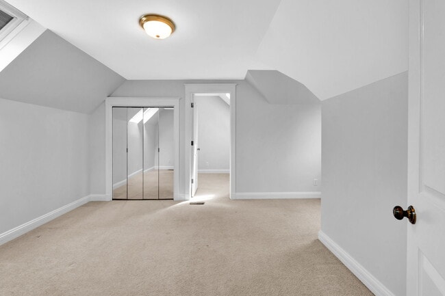 Building Photo - 1036 S Race St