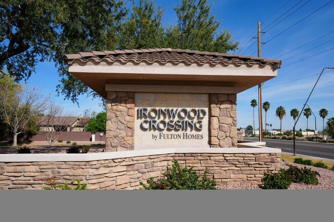 Building Photo - 884 W Whistling Thorn Ave