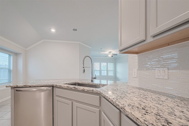 Building Photo - 918 Vidalia Onion Dr