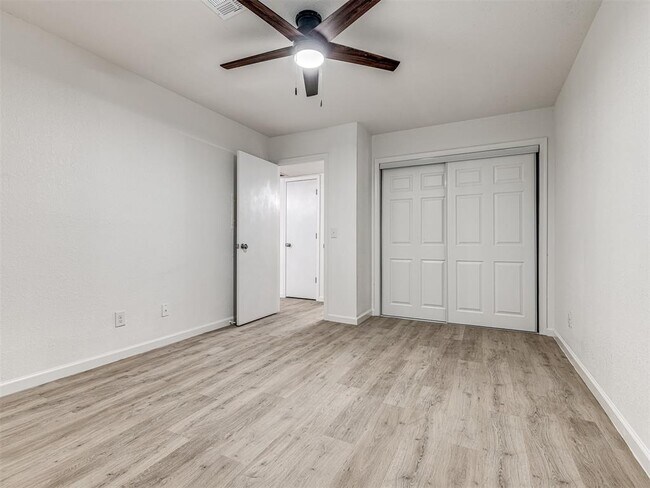 Building Photo - 14407 N Pennsylvania Ave