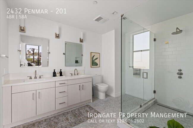 Building Photo - 2432 Penmar-201