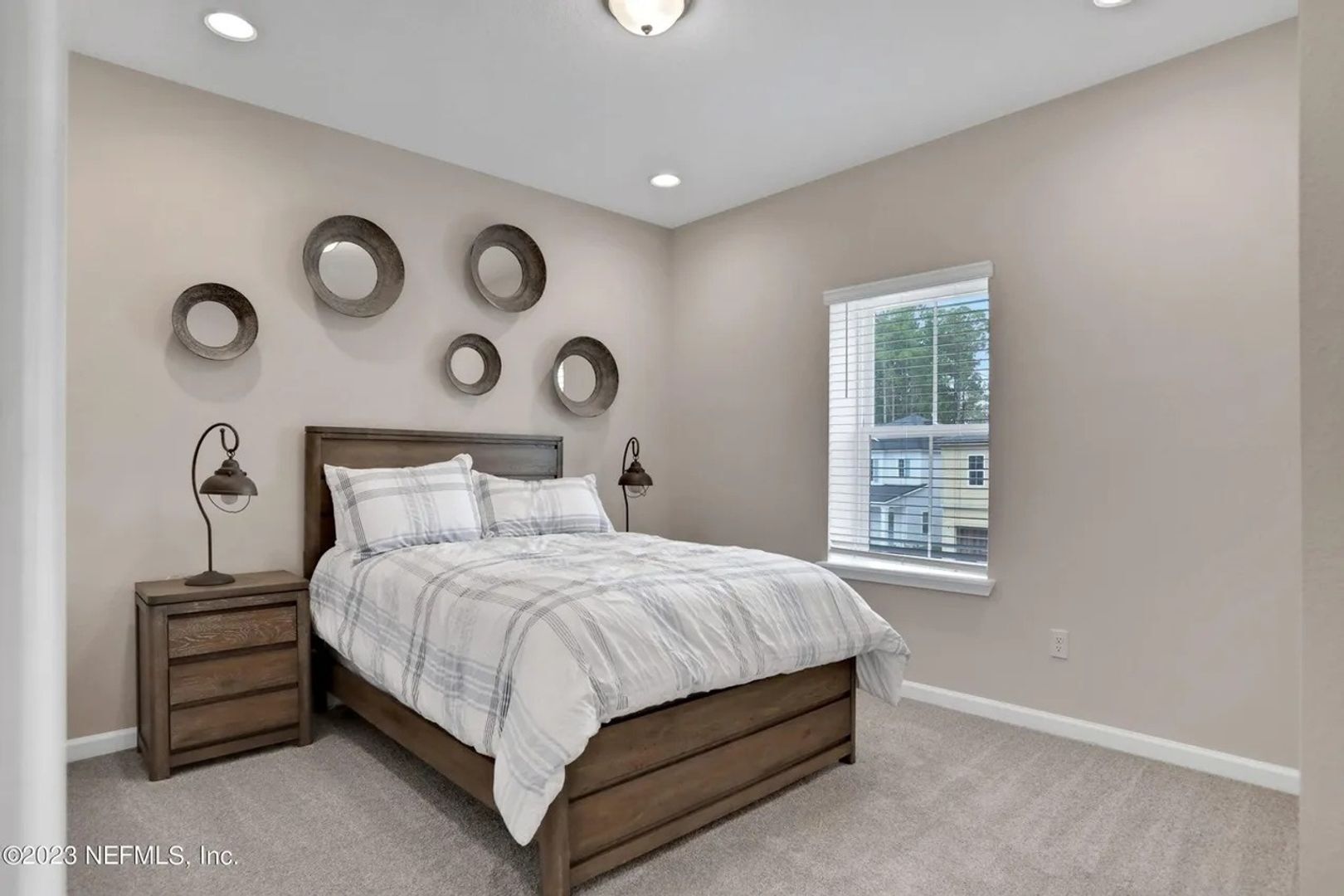 Building Photo - 580 Silver Landing Dr