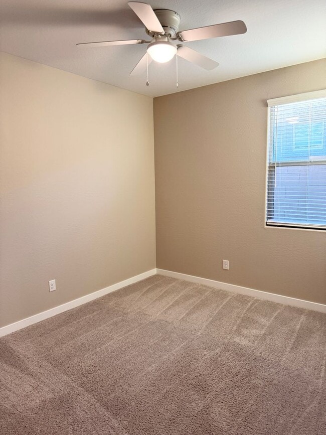 Building Photo - Beautiful Single Level Home Near Verrado!