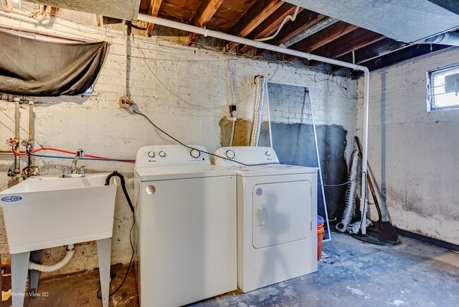 Building Photo - 2130 W 71st Pl