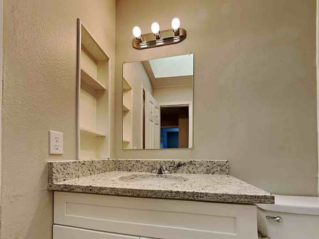 Building Photo - 6930 Sugar Creek Cir