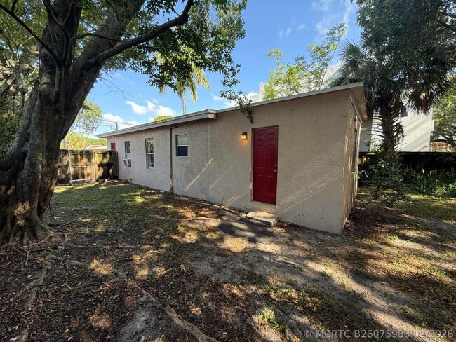 Building Photo - 532 NW 13th Ave