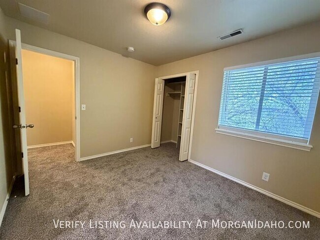 Building Photo - 6698 Poplar-