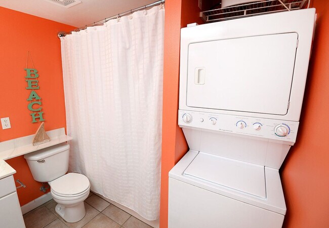 Building Photo - 104 Gulfside Ct