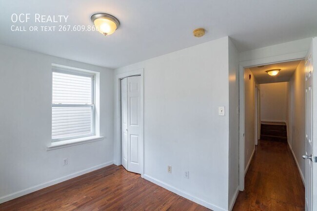 Building Photo - 305 N 41st St