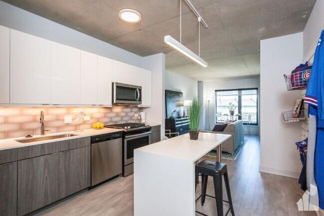 Building Photo - 2 bedroom in Chicago IL 60613