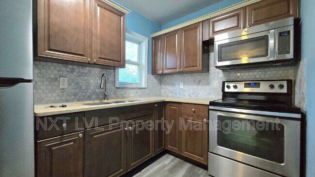 Building Photo - 240 W Mariana Ave