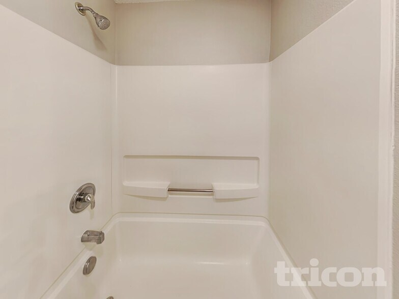 Building Photo - 10800 Wymm Ln