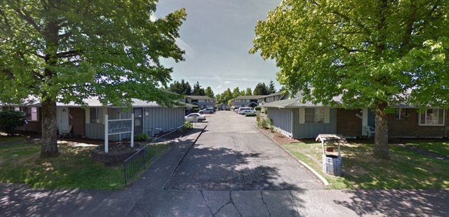 Building Photo - (905) Draper Apartments - 2 Bedroom / 1 Bath
