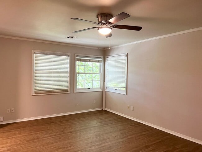 Building Photo - 3205 George Cir