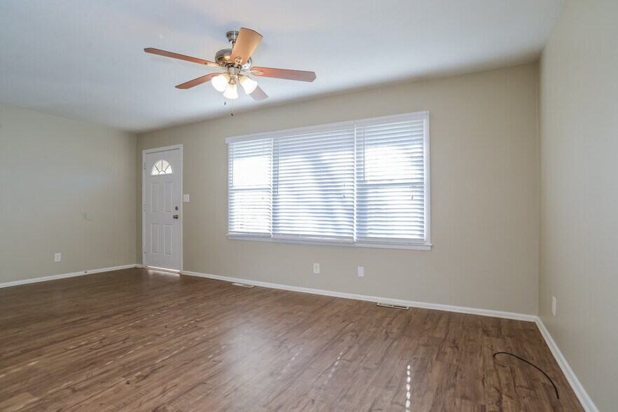 Building Photo - 8418 E 92 Pl
