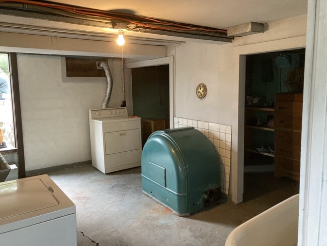 Building Photo - 408 S 1st St