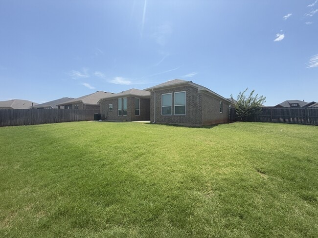Building Photo - 18808 Bajo Dr