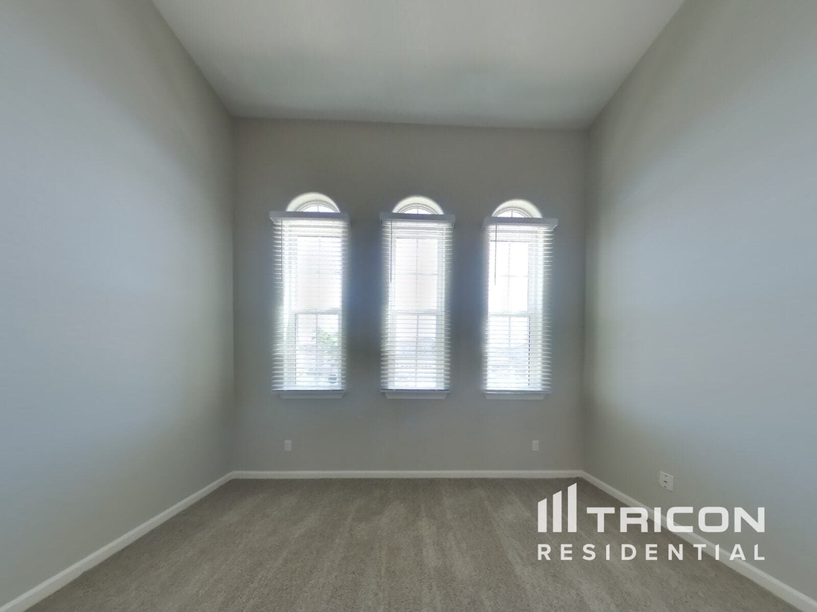 Building Photo - 10246 Canadeo Cir