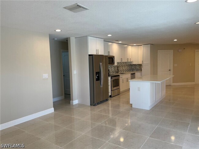 Building Photo - 255 Pine Valley Cir