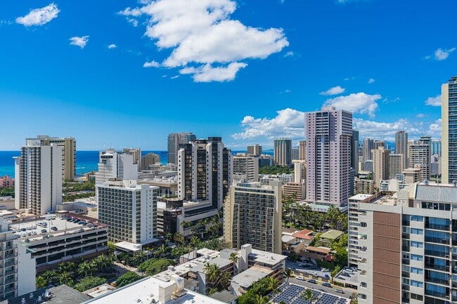 Building Photo - Waikiki Fully furnished studio/1 ba / 1 prk Washer/Dryer in unit