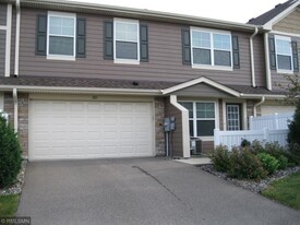 Building Photo - 2113 Cedar Grove Trl
