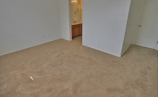 Building Photo - 14933 W Caribbean Ln