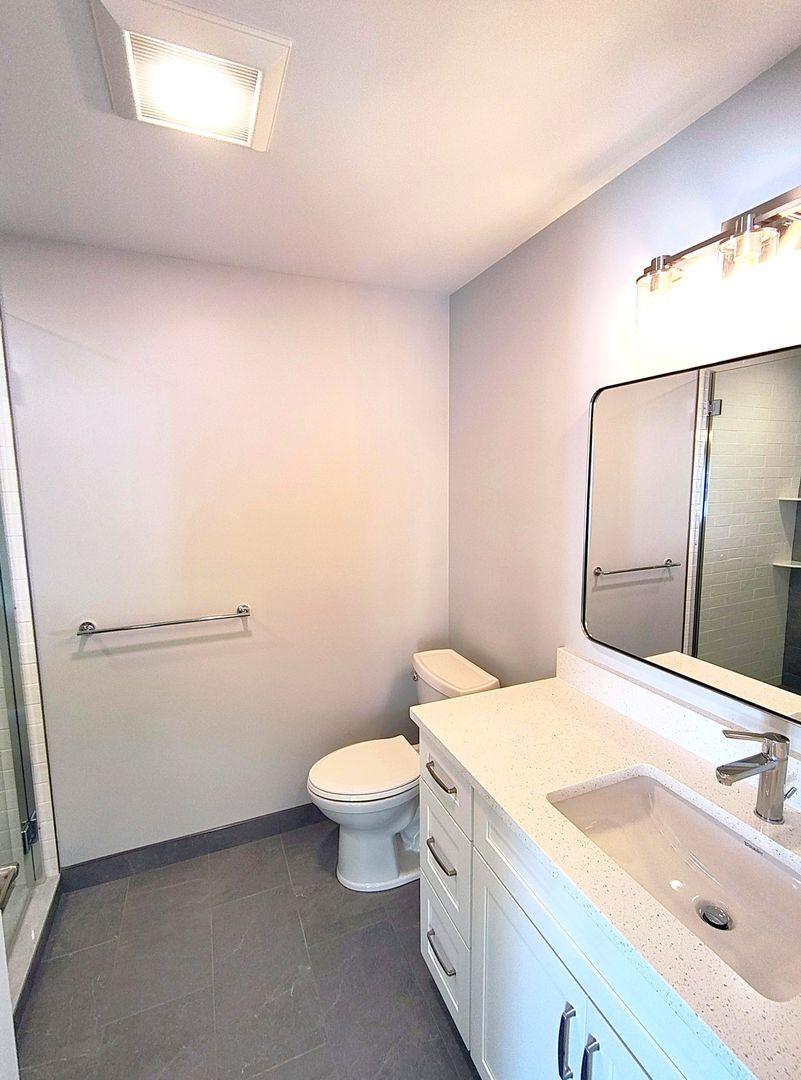 Building Photo - 34-34 W Valley Cir