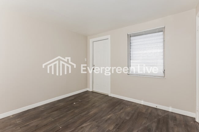 Building Photo - 139 Harrison St