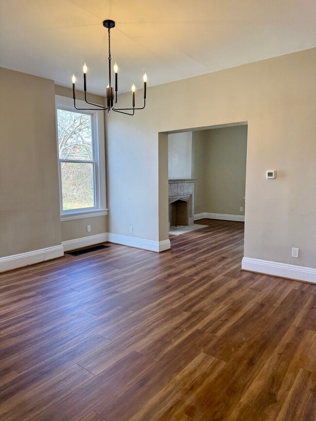 Building Photo - Newly Renovated, All Brand New, Huge 4 bedroom! Incline District