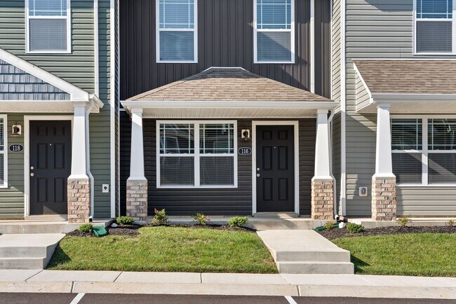 Building Photo - 2 Bedroom Condo For Rent Near Madison Street!