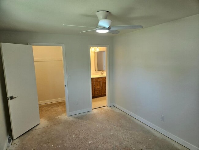 Building Photo - 5060 E Hinsdale Pl