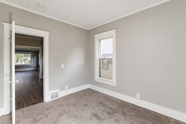 Building Photo - 2859 Corby St