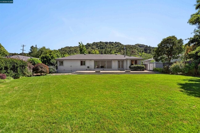 Building Photo - 39 Donna Maria Way