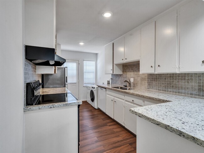 Building Photo - 5230 Arboles Dr