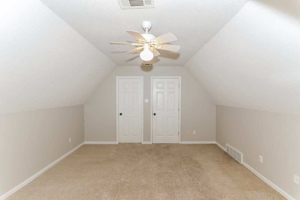 Building Photo - 8895 Linell Cove