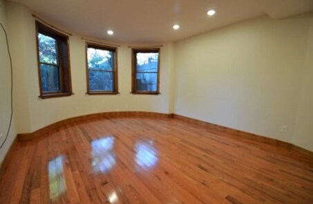 Building Photo - 1736 Beacon St