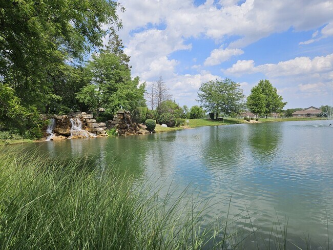 Building Photo - 52 Olympus Dr