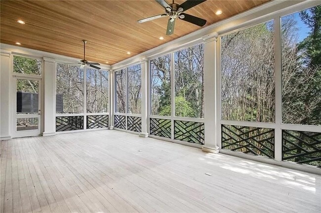 Building Photo - 460 Ivy Park Ln NE