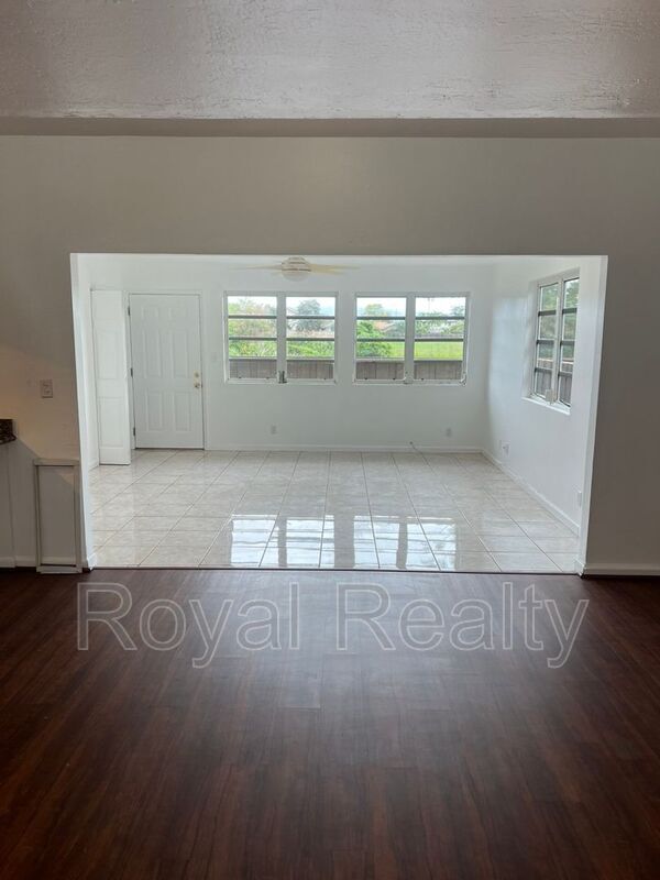 Building Photo - 94-433 Lanikuhana Pl