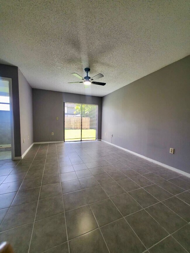 Building Photo - Spacious 3 bed 2 bath home in Kissimmee