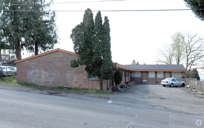 Primary Photo - 2419 S Graham St