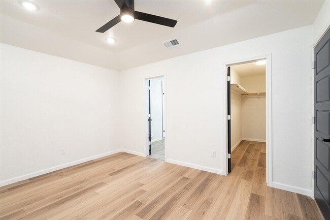 Building Photo - 13155 Pebblewalk Cir S