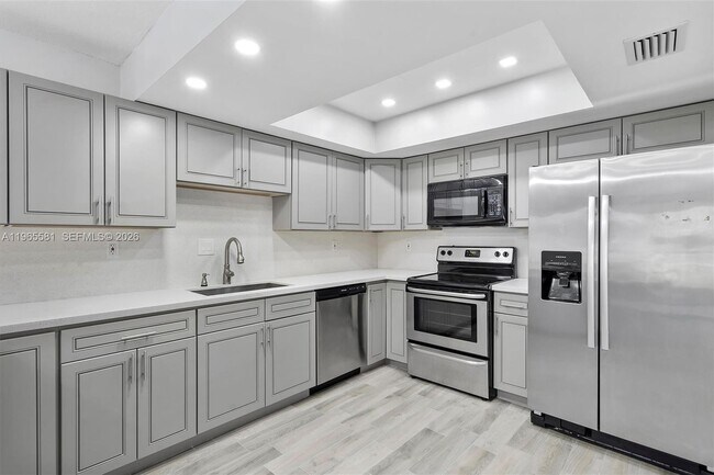 Building Photo - 48 Matador Ln